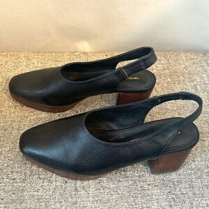 Gorgeous Lotus Slingback in Black Intentionally Blank Shoes Sz 7